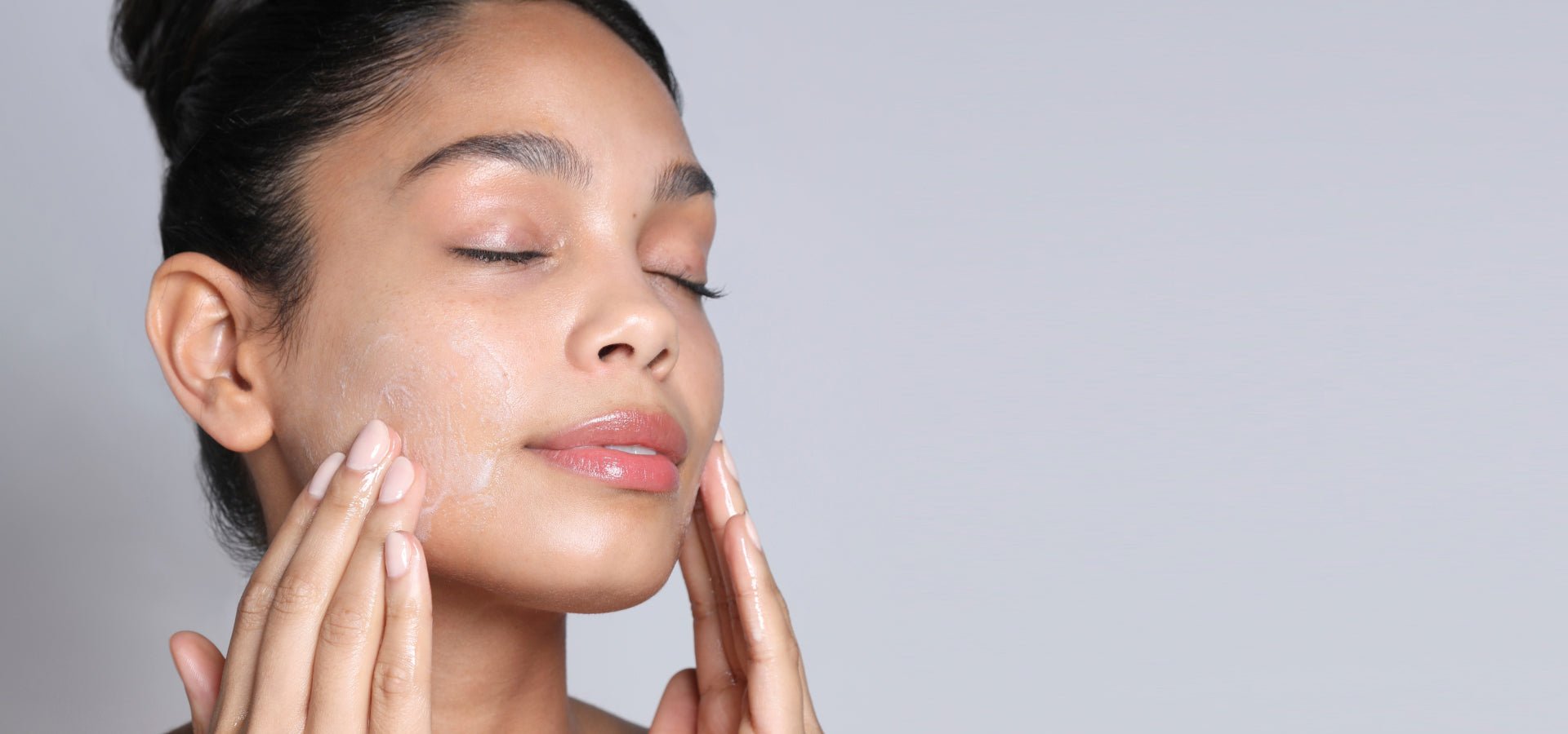 THE PROFESSIONAL GUIDE TO DOUBLE CLEANSING - C O S M E D I X