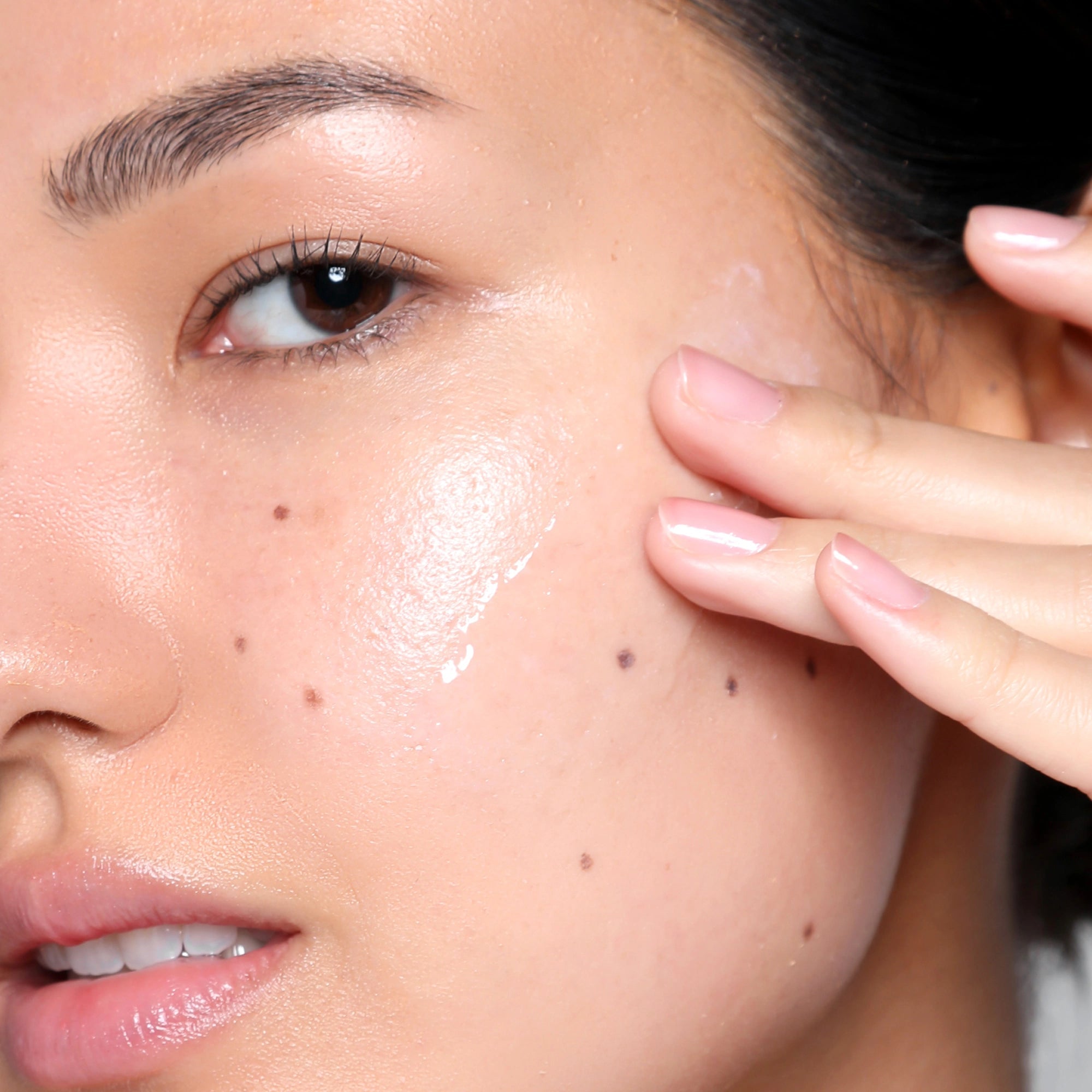 Skin Essentials Discovery Kit - C O S M E D I X